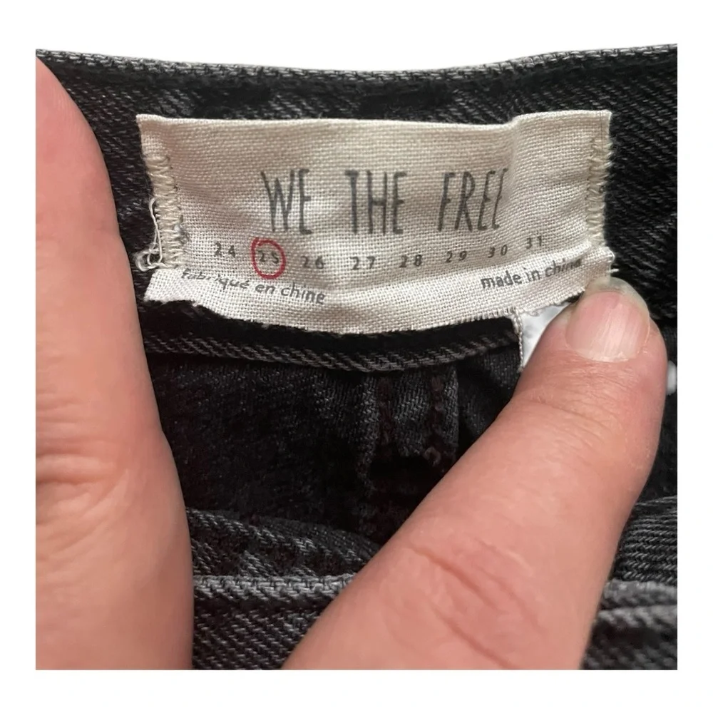 Free People Women’s denim jean shorts size 25 black frayed shorties Button fly